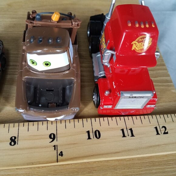 Disney Pixar Cars Diecast Lot 6 Lightning McQueen Nigel Gearsley Sally Nitroade - Picture 4 of 8